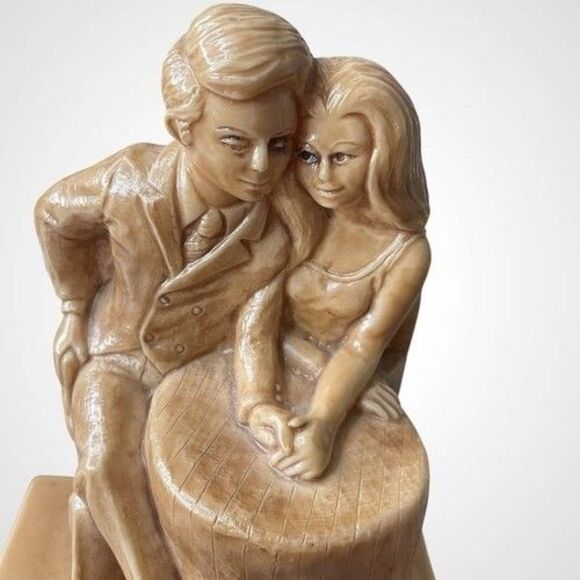 VTG 71s R&W Berries Resin Couples Figurine Our Love’s Been Good To Us 6.5"X4.5" - Picture 9 of 12